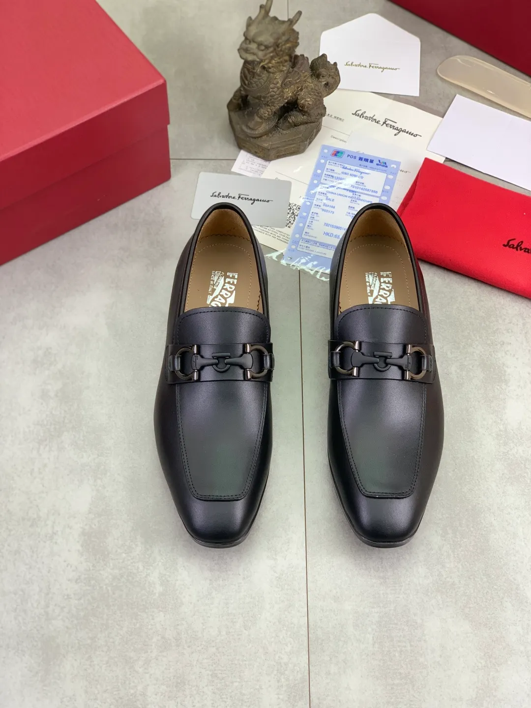 Men's men's shoes 💰P600💰[New model] High quality water-dyed cowhide 🆘[Salvatore Ferragamo] Ferragamo's latest casual business leather shoes for men! Listed simultaneously! The fabric is made of specially imported original calfskin, and the interior is made of imported water-dyed cowhide. It is absolutely luxurious and leads the fashion trend. High-end rubber outsole, size: 38-44 (45 and 46 can be customized) 5️⃣ colors available